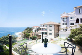 Stylish Apartment With Views Over Bondi Beach